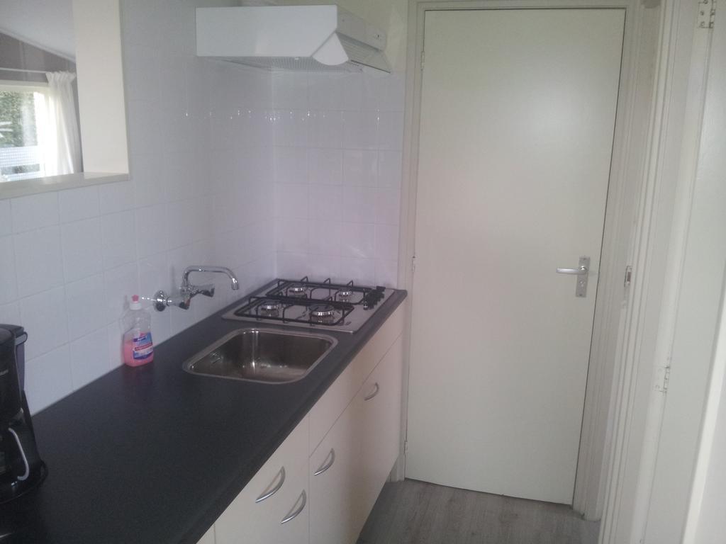 Ridderspoor Villa Холум Екстериор снимка